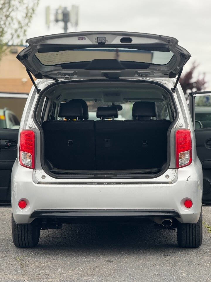 Used 2014 Scion xB FWD image 7