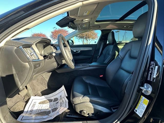 Used 2023 Volvo S90 B6 Plus image 25