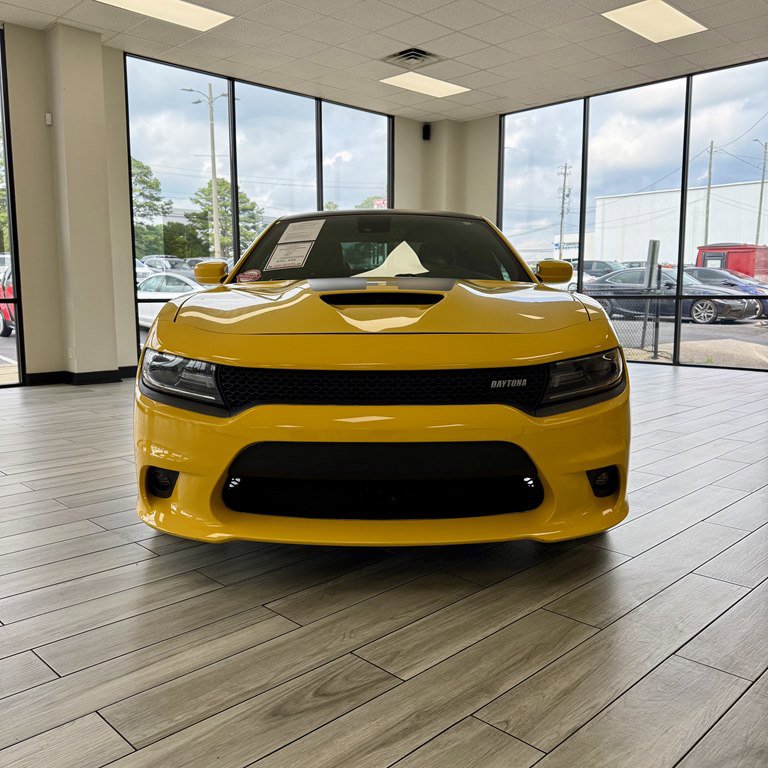Used 2018 Dodge Charger R/T RWD image 2
