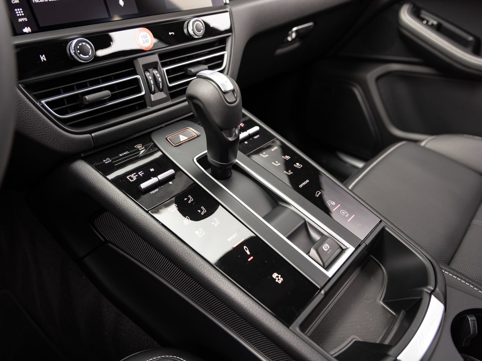 New 2026 Porsche Macan S AWD/4WD image 17