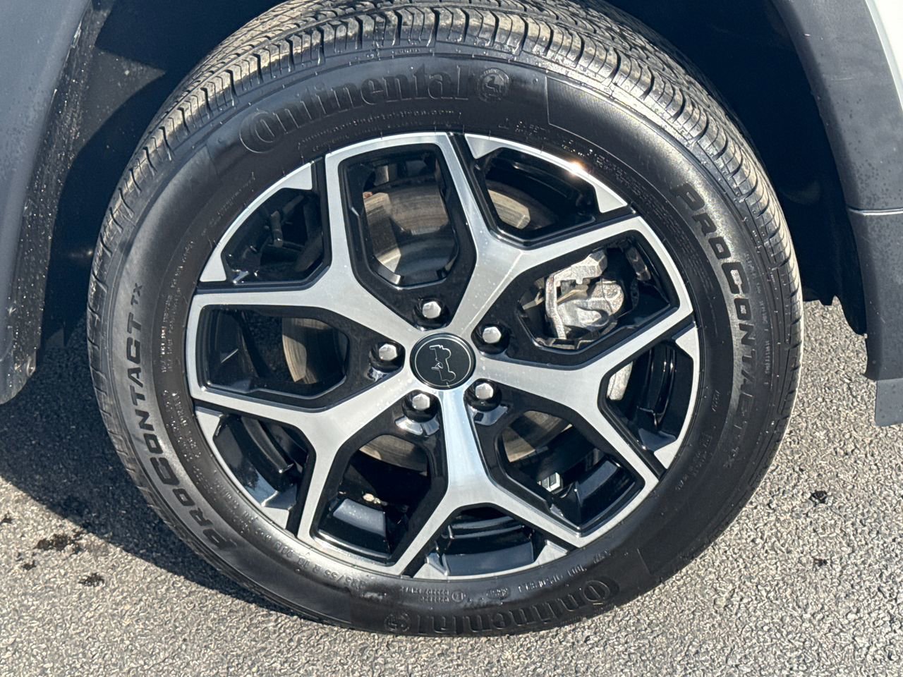 Used 2025 Jeep Compass Limited w/ Sun & Sound Group image 9