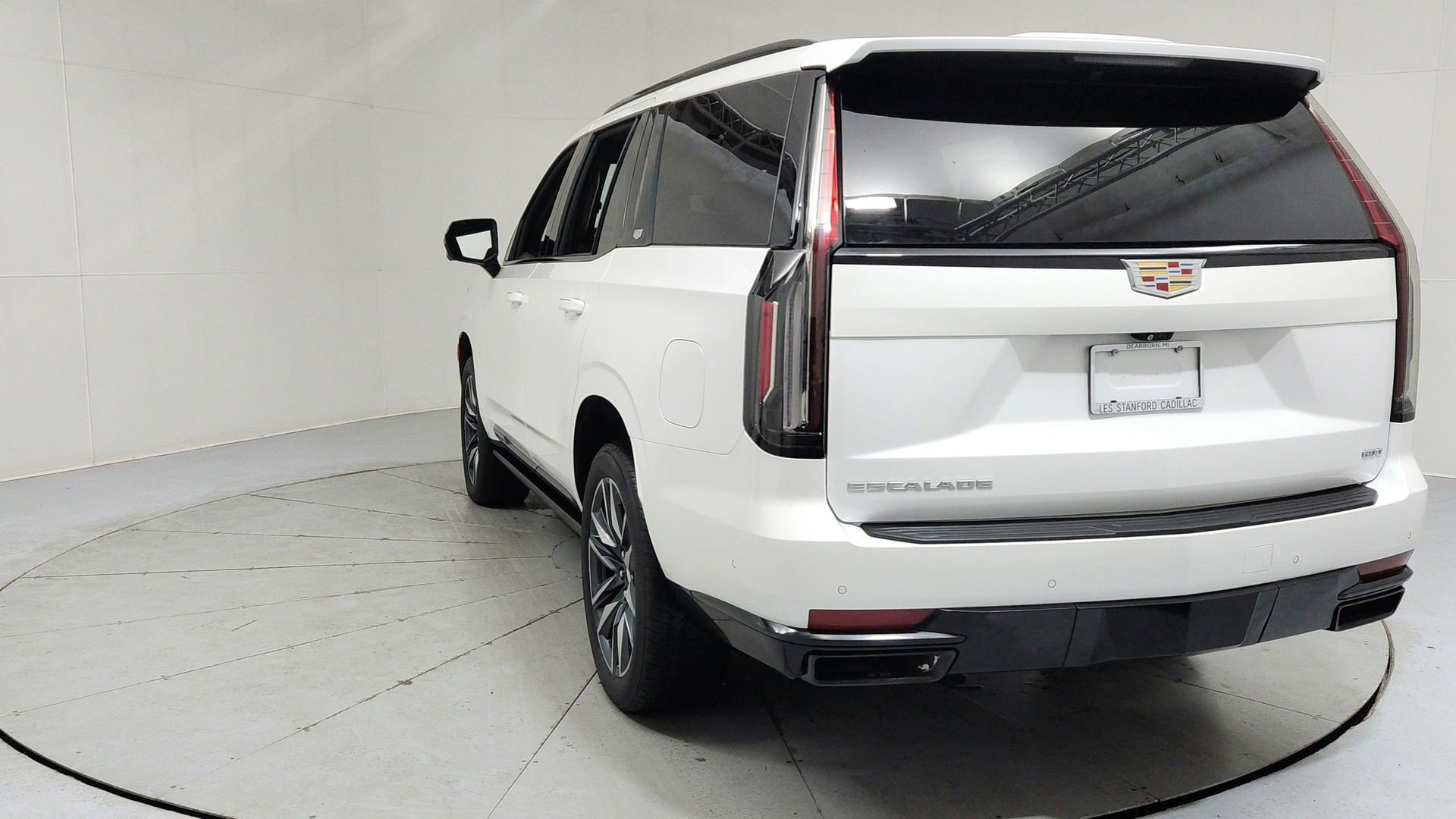 Certified 2023 Cadillac Escalade Sport w/ Touring Package AWD/4WD image 4