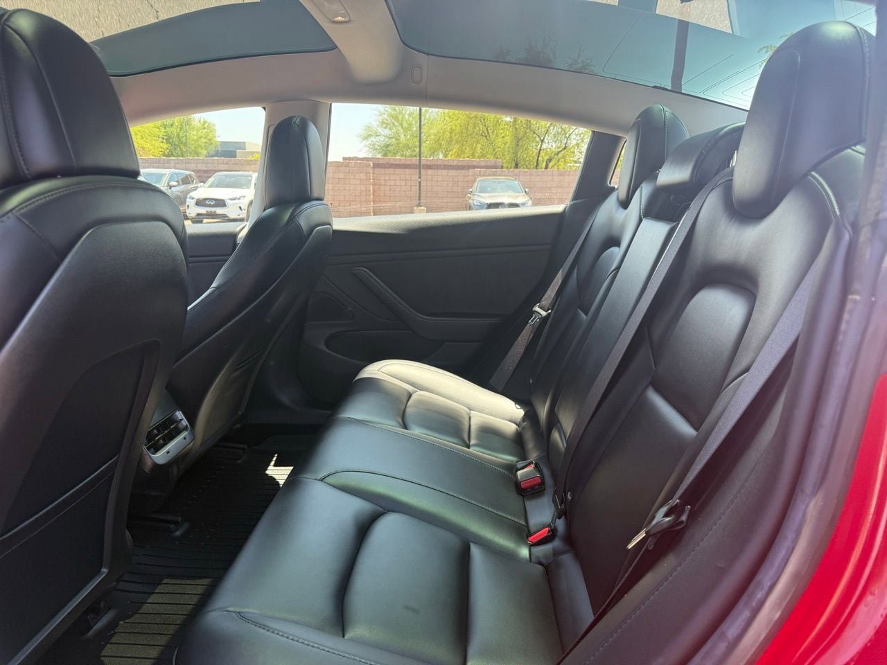 Used 2018 Tesla Model 3 Long Range RWD image 10
