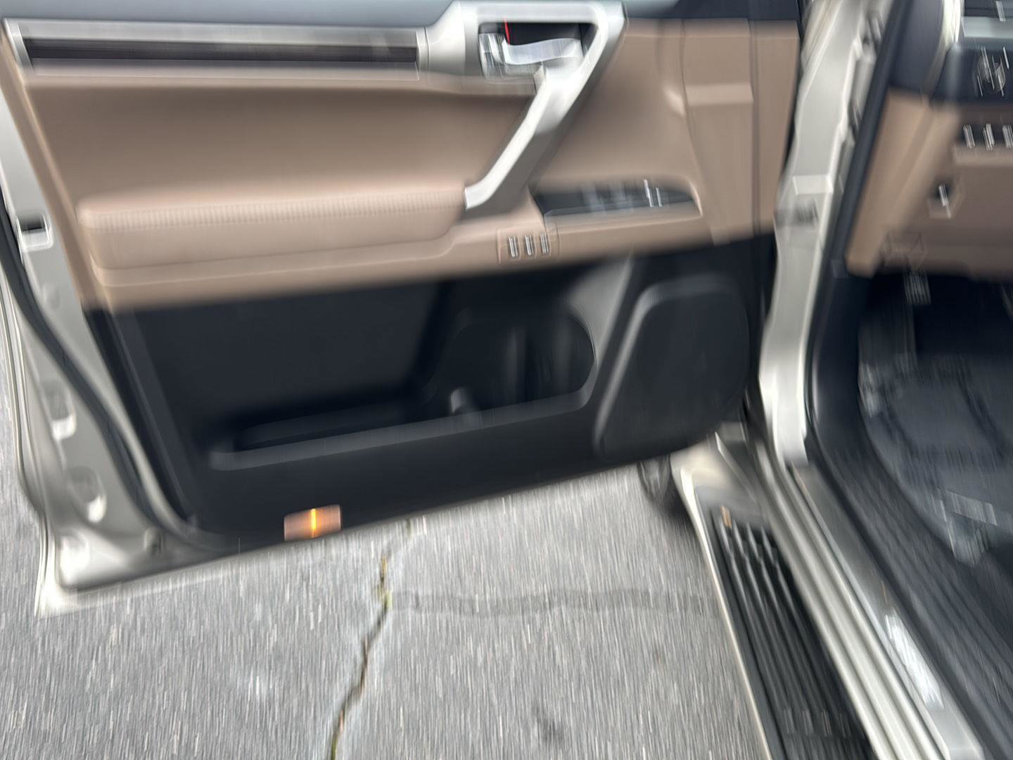 Used 2022 Lexus GX 460 Luxury w/ Sport Design Package image 14