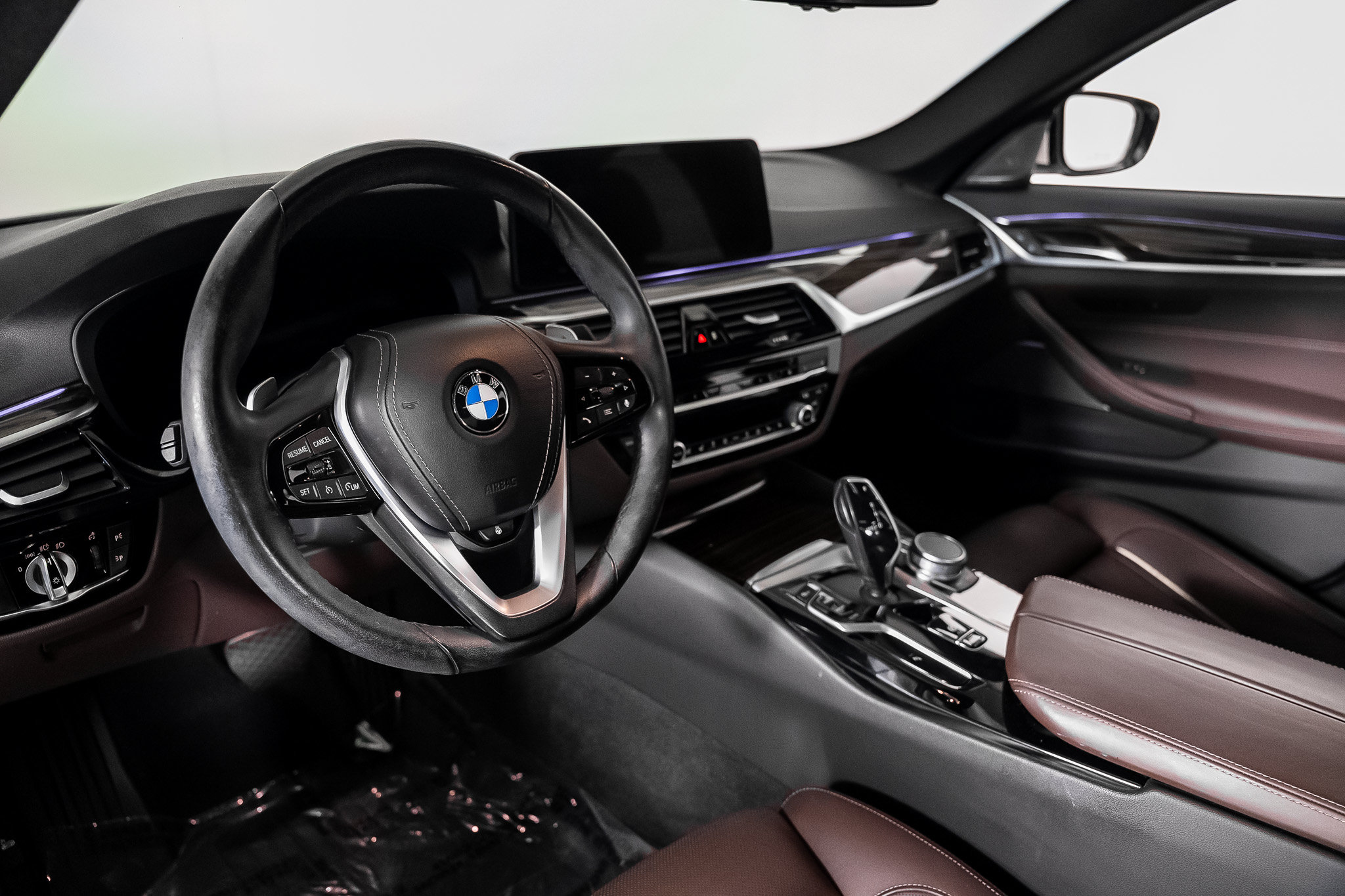 Used 2021 BMW 540i xDrive w/ Premium Package AWD/4WD image 2