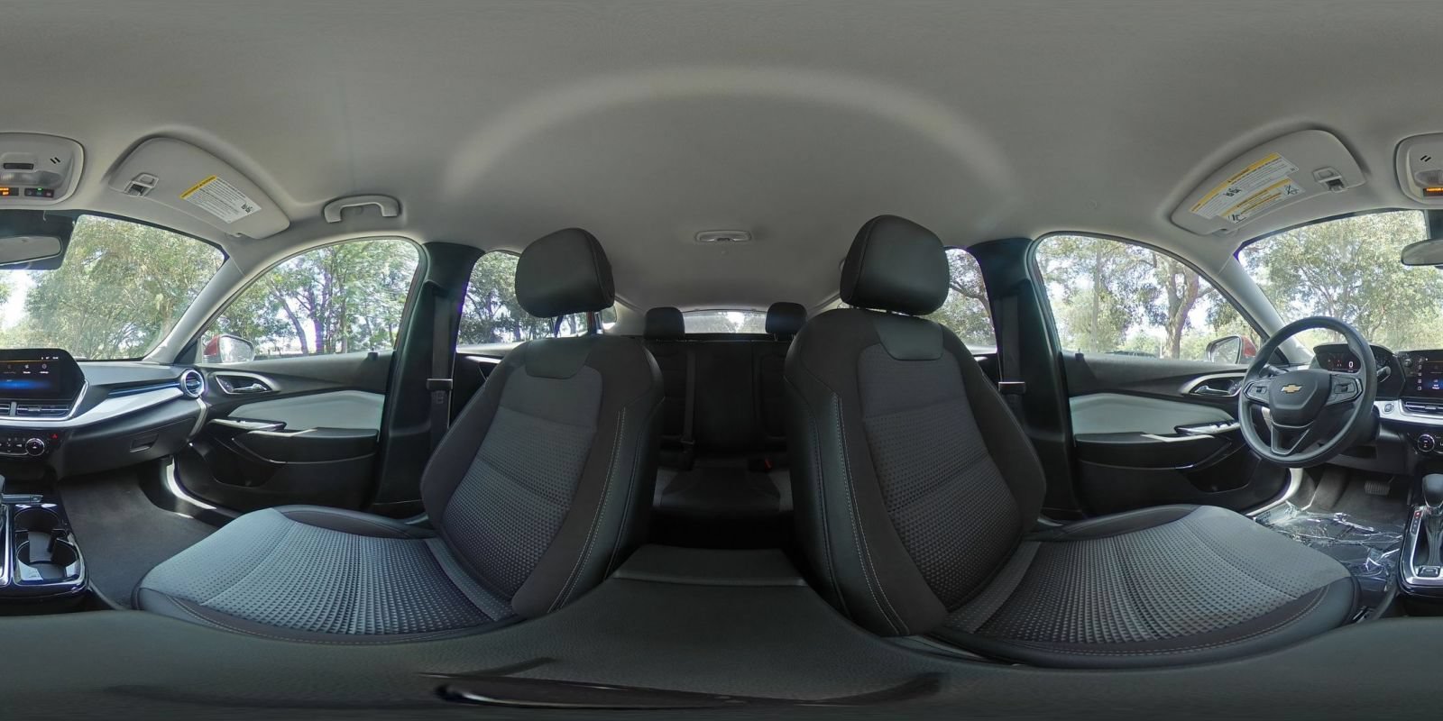 Used 2025 Chevrolet Trax LT FWD image 41