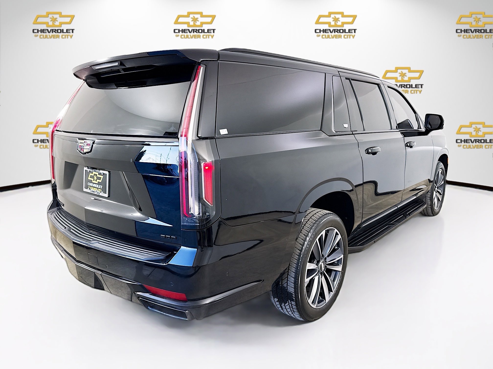 Used 2023 Cadillac Escalade ESV Sport image 7