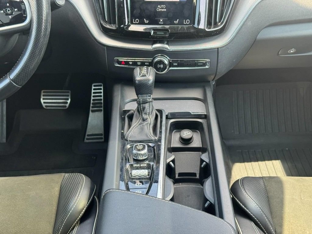 Used 2018 Volvo XC60 T6 R-Design w/ Convenience Package AWD/4WD image 21
