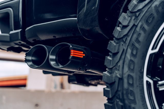 New 2026 Ford F250 Lariat w/ Black Appearance Package image 21