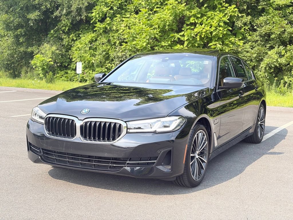Used 2023 BMW 530e xDrive w/ Convenience Package AWD/4WD image 1