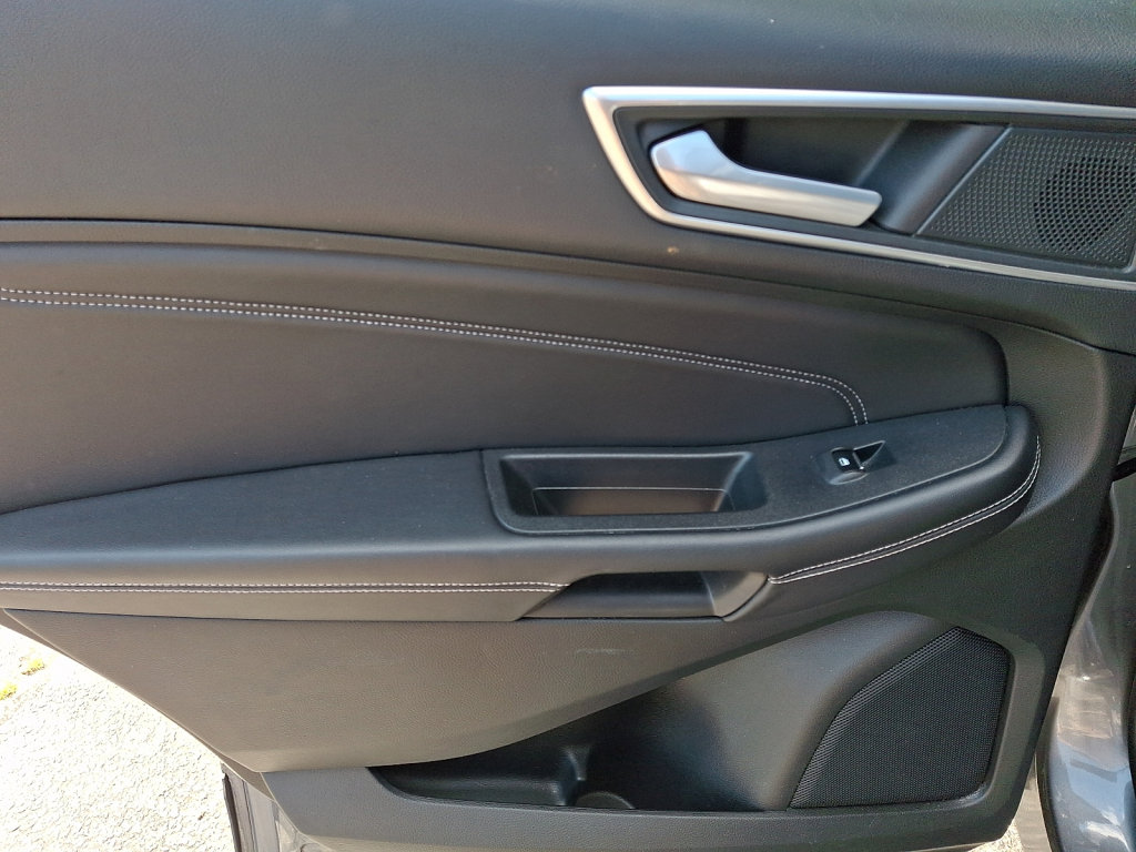 Used 2024 Ford Edge Titanium AWD/4WD image 19