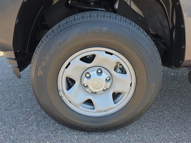 Used 2022 Toyota Tacoma SR image 9