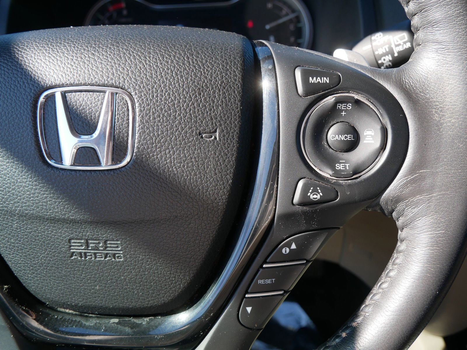 Used 2017 Honda Pilot Touring image 27