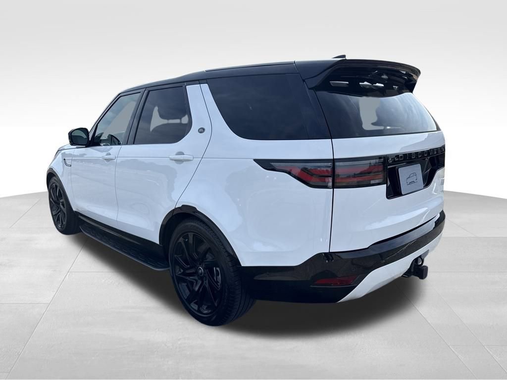 Used 2025 Land Rover Discovery Dynamic SE AWD/4WD image 3