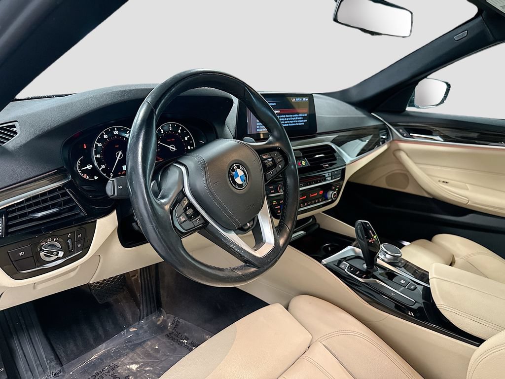 Used 2018 BMW 530i xDrive w/ Premium Package AWD/4WD image 9