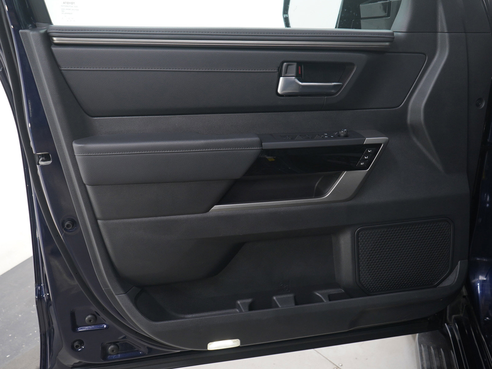 Used 2025 Toyota Sequoia Limited image 22