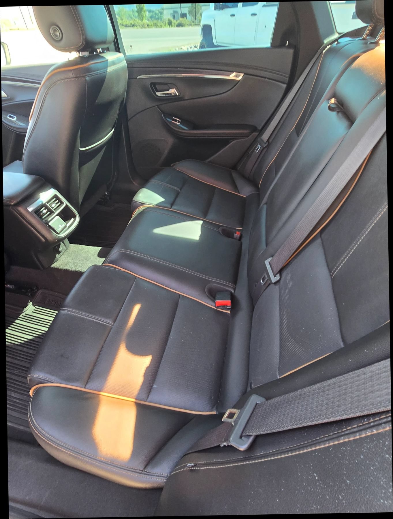 Used 2018 Chevrolet Impala Premier w/ Premier Convenience Package FWD image 10