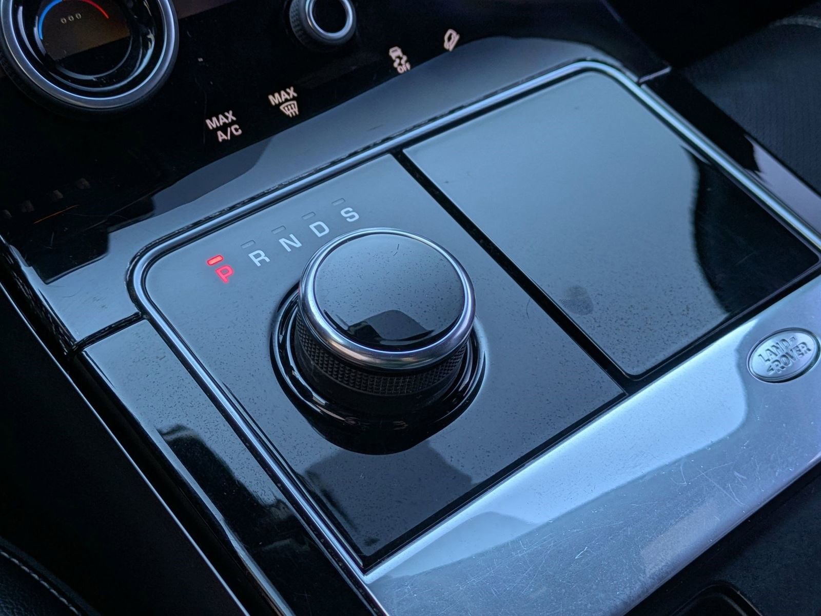 Used 2020 Land Rover Range Rover Velar R-Dynamic S image 14