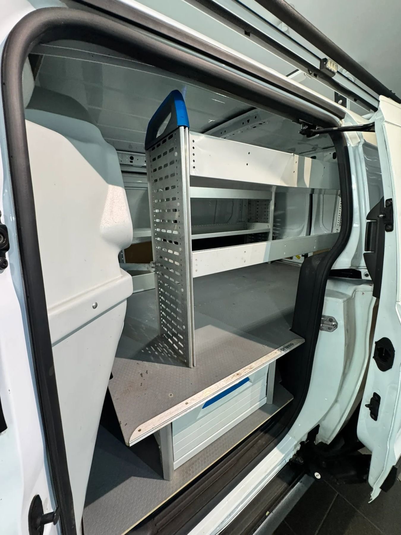 Used 2014 Ford Transit Connect XL FWD image 28