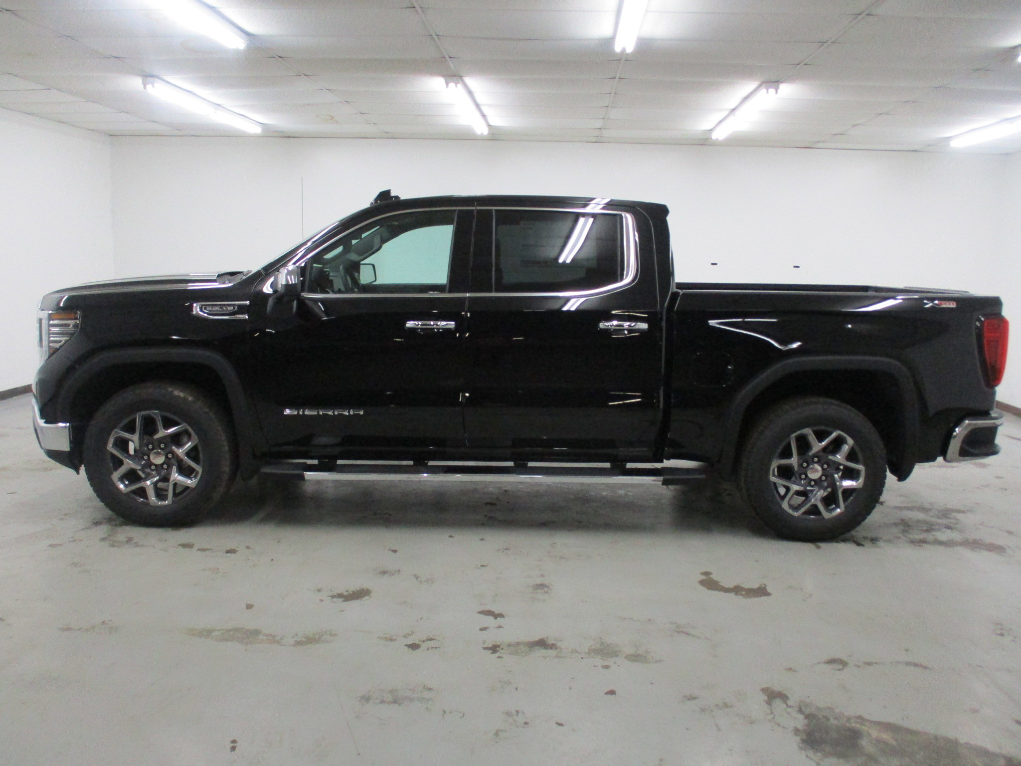 New 2026 GMC Sierra 1500 SLT w/ SLT Premium Package image 20