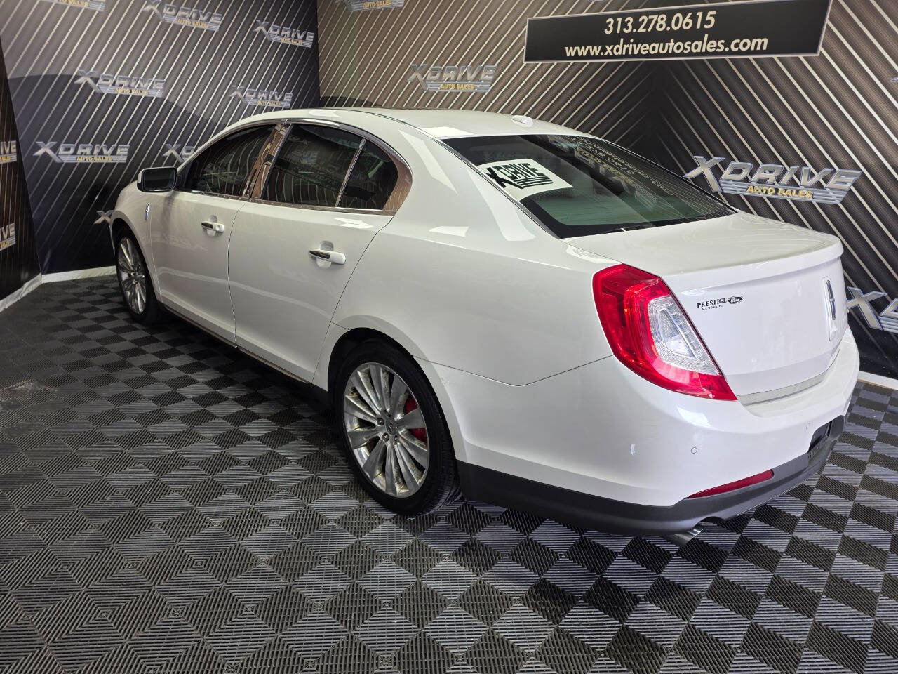 Used 2014 Lincoln MKS AWD w/ Equipment Group 201A image 17