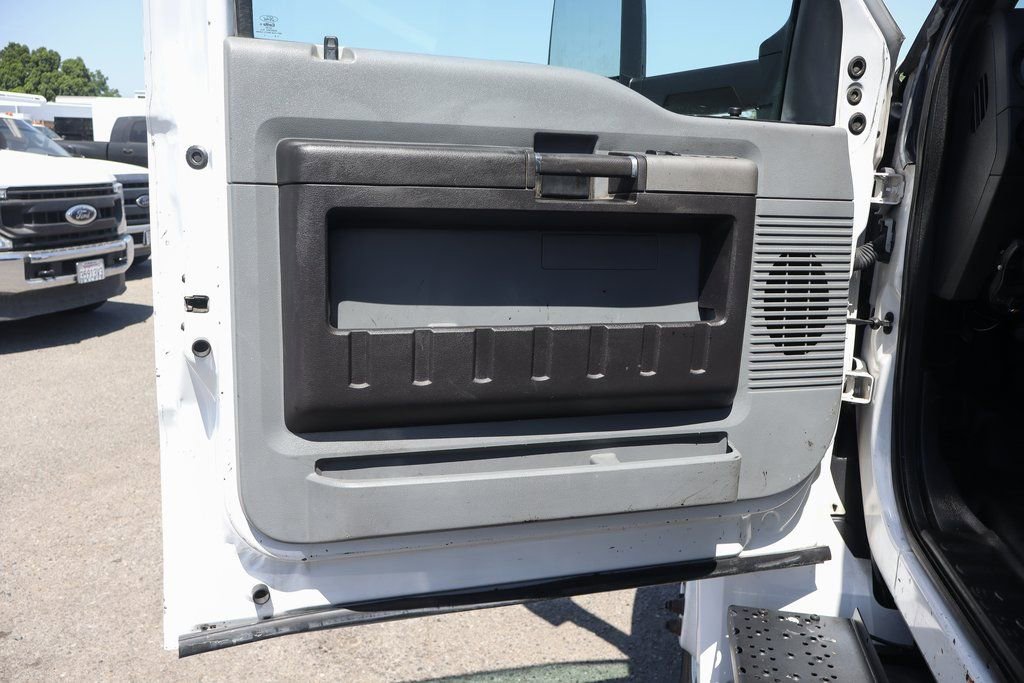 Used 2016 Ford F650 2WD Crew Cab Super Duty image 14