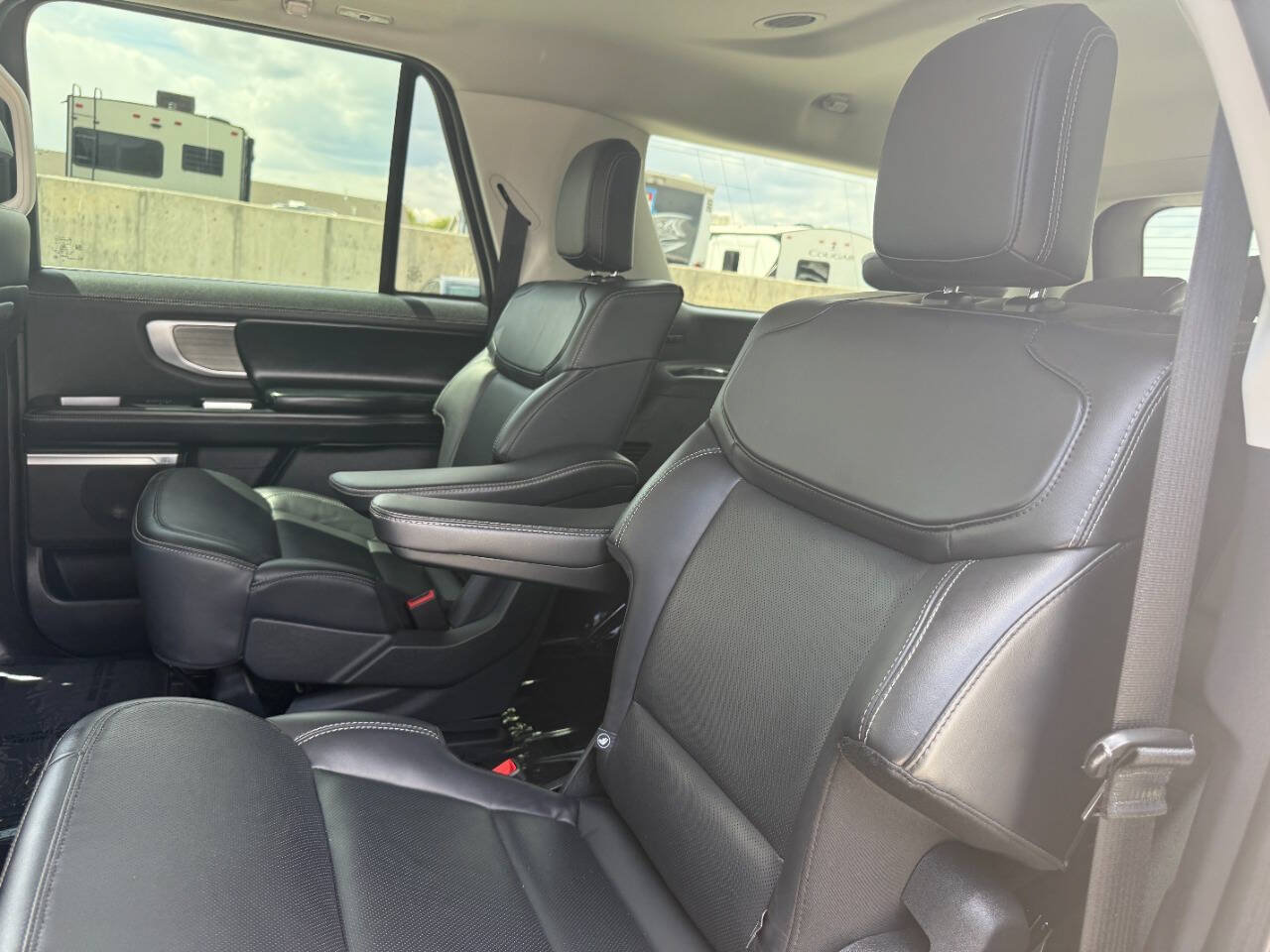Used 2025 Ford Expedition Max Platinum AWD/4WD image 20