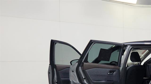 Certified 2023 Nissan Rogue SV image 31