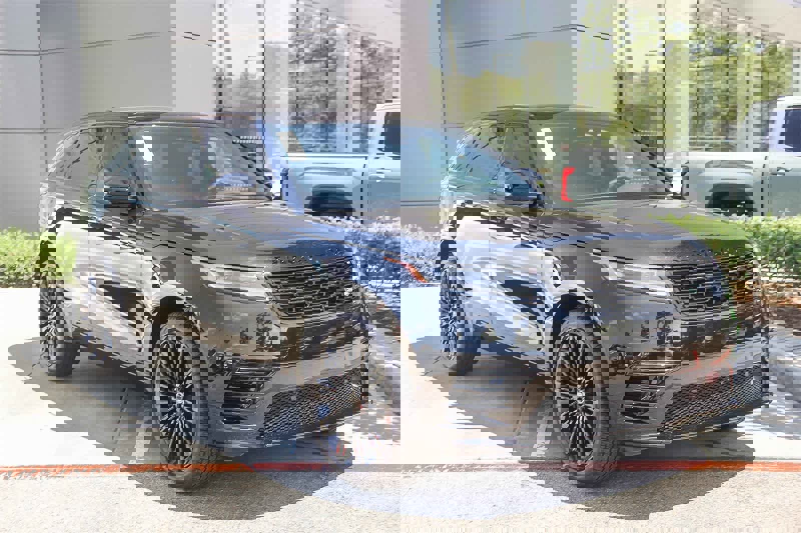 New 2026 Land Rover Range Rover Velar Dynamic SE image 3