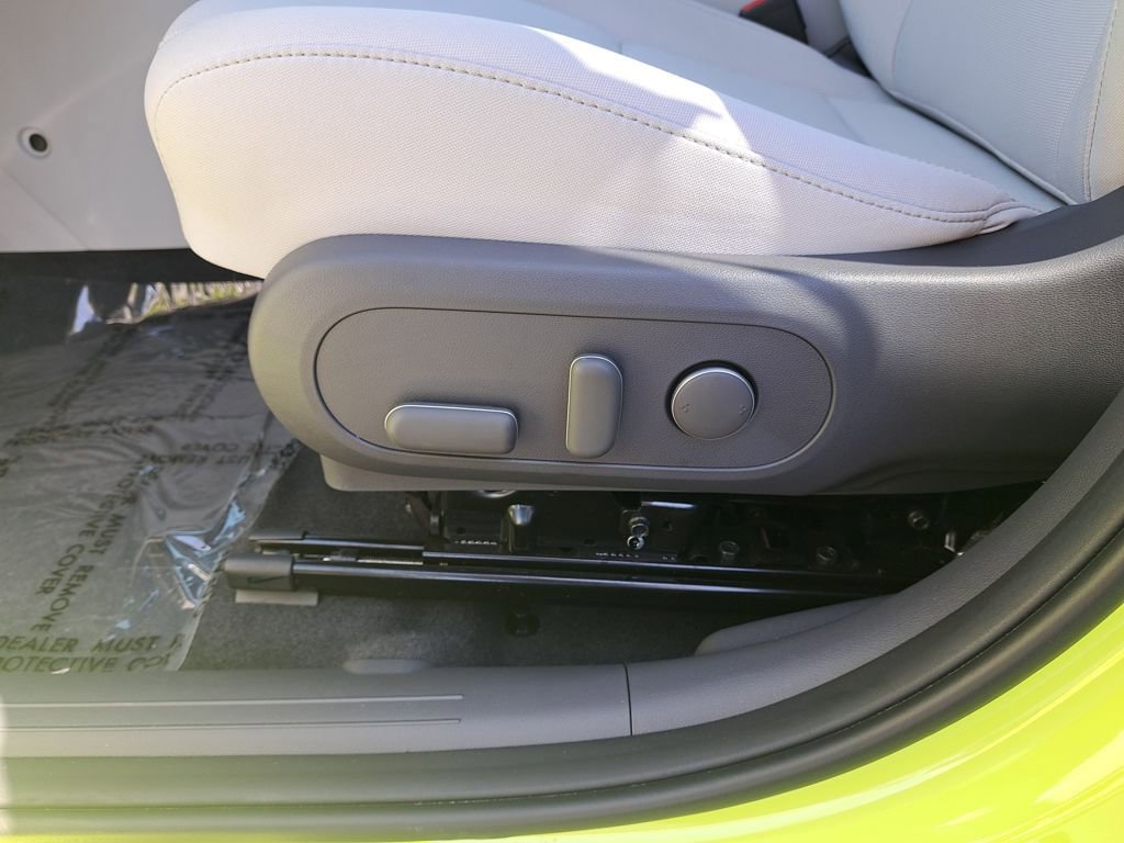 Used 2025 Hyundai Kona SEL image 35