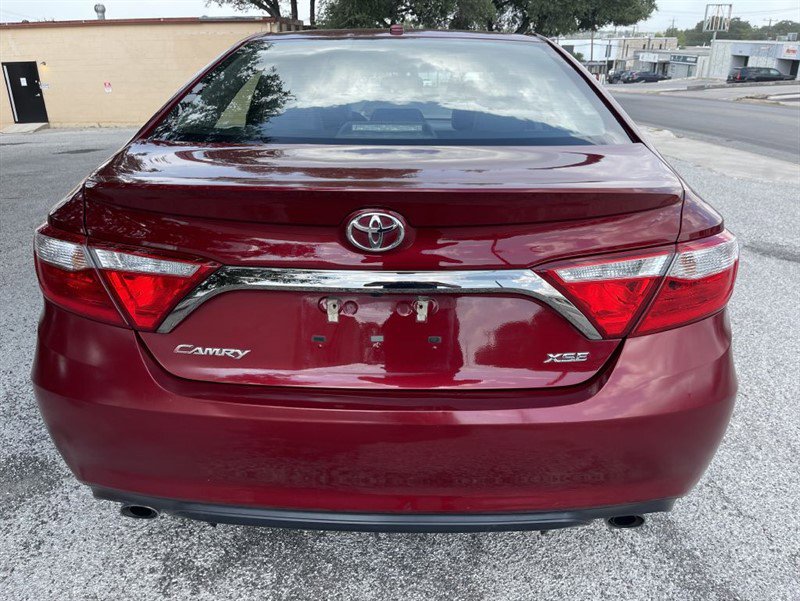 Used 2015 Toyota Camry XLE image 8