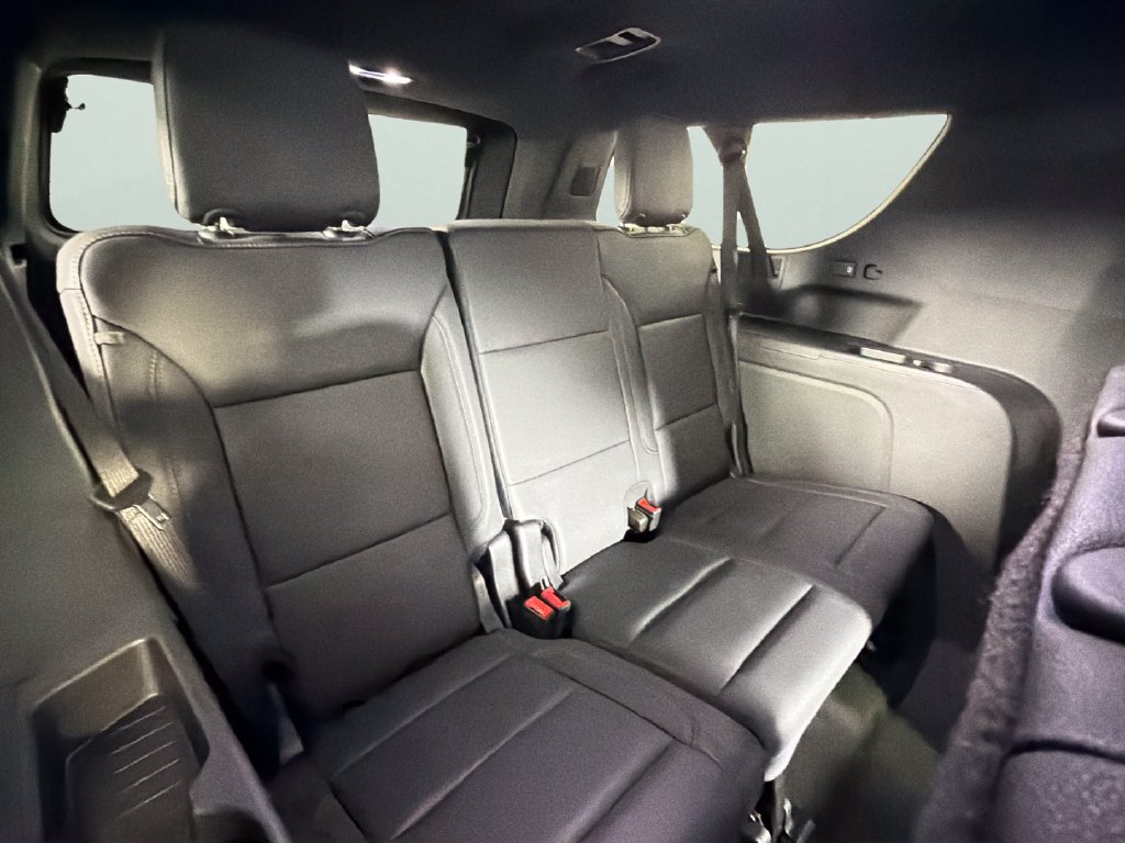 Used 2026 Chevrolet Suburban LT w/ Comfort Package AWD/4WD image 33