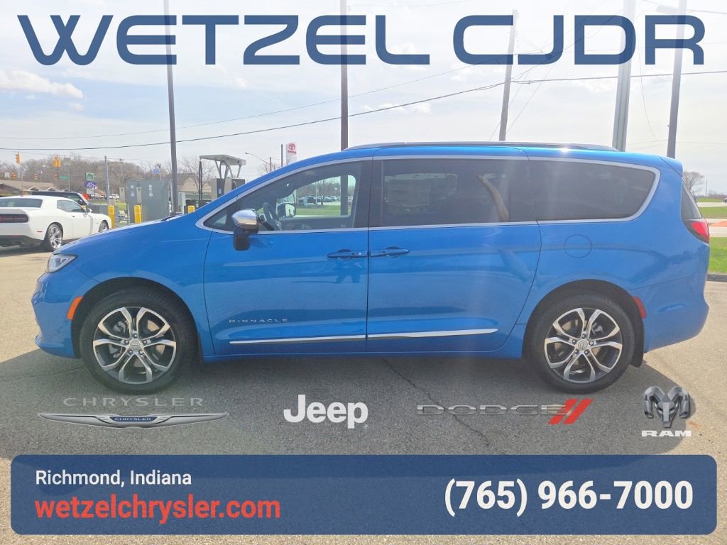 New 2026 Chrysler Pacifica Pinnacle w/ Trailer Tow Group image 4