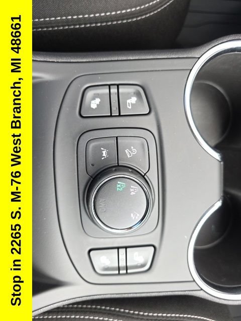 Used 2024 GMC Terrain SLE w/ Driver Convenience Package AWD/4WD image 26