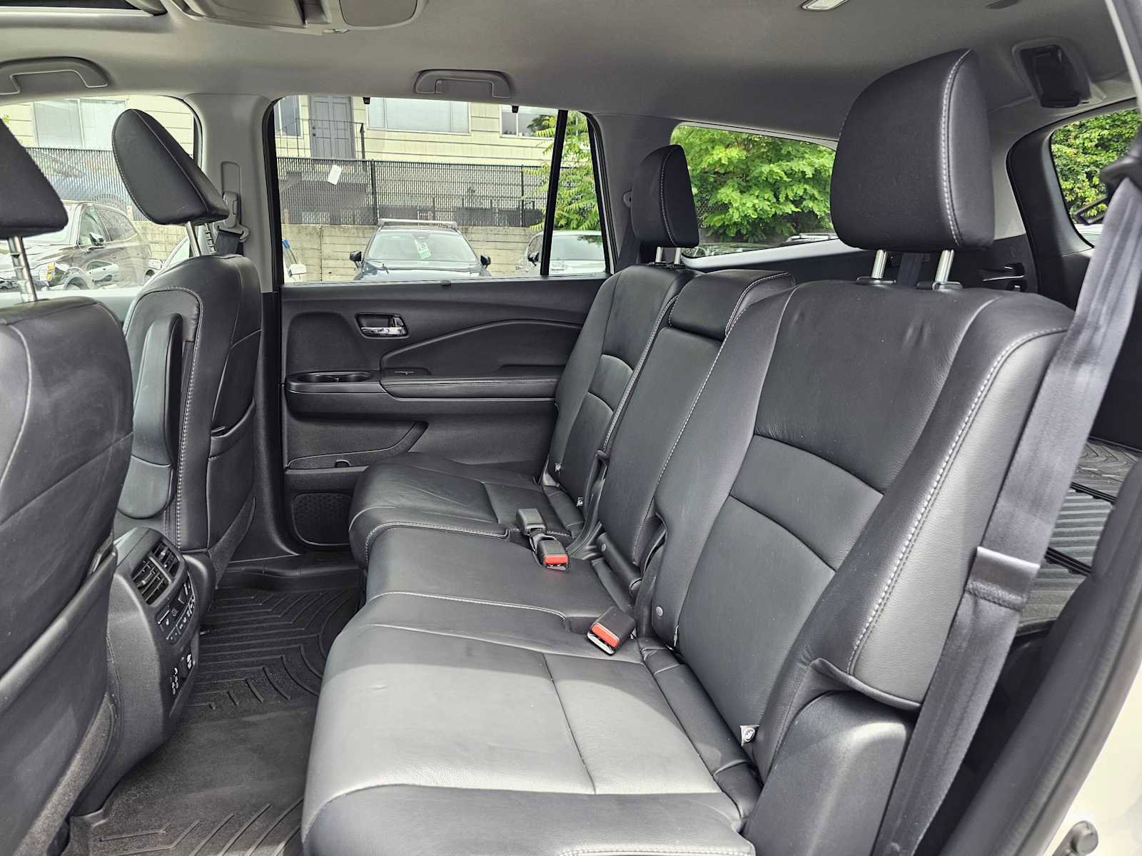 Used 2019 Honda Pilot Touring image 18