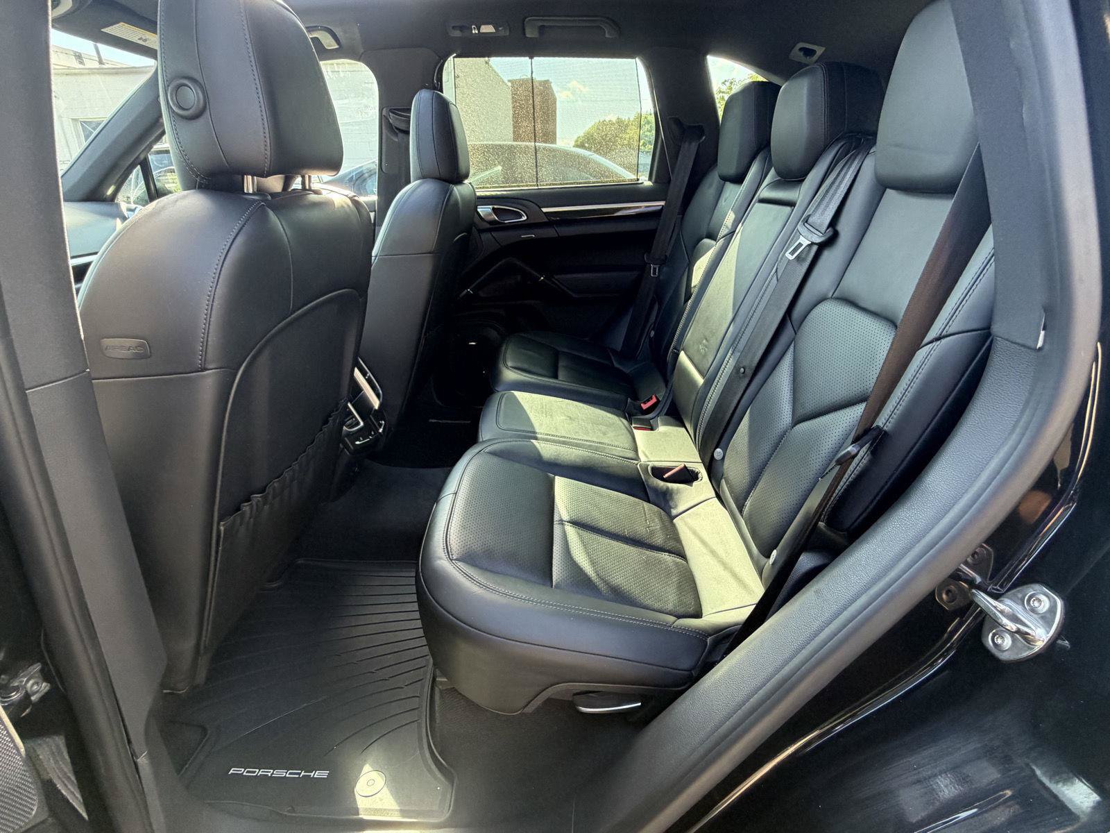 Used 2014 Porsche Cayenne S AWD/4WD image 28