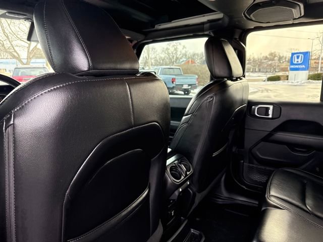 Used 2019 Jeep Wrangler Unlimited Sahara image 19