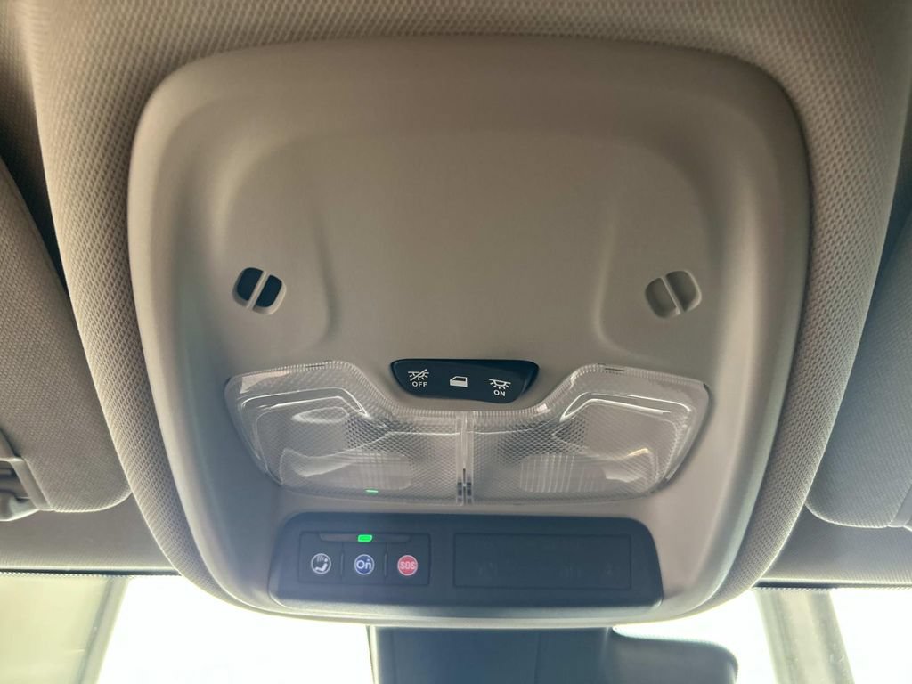 Used 2024 Buick Encore GX Sport Touring FWD image 25