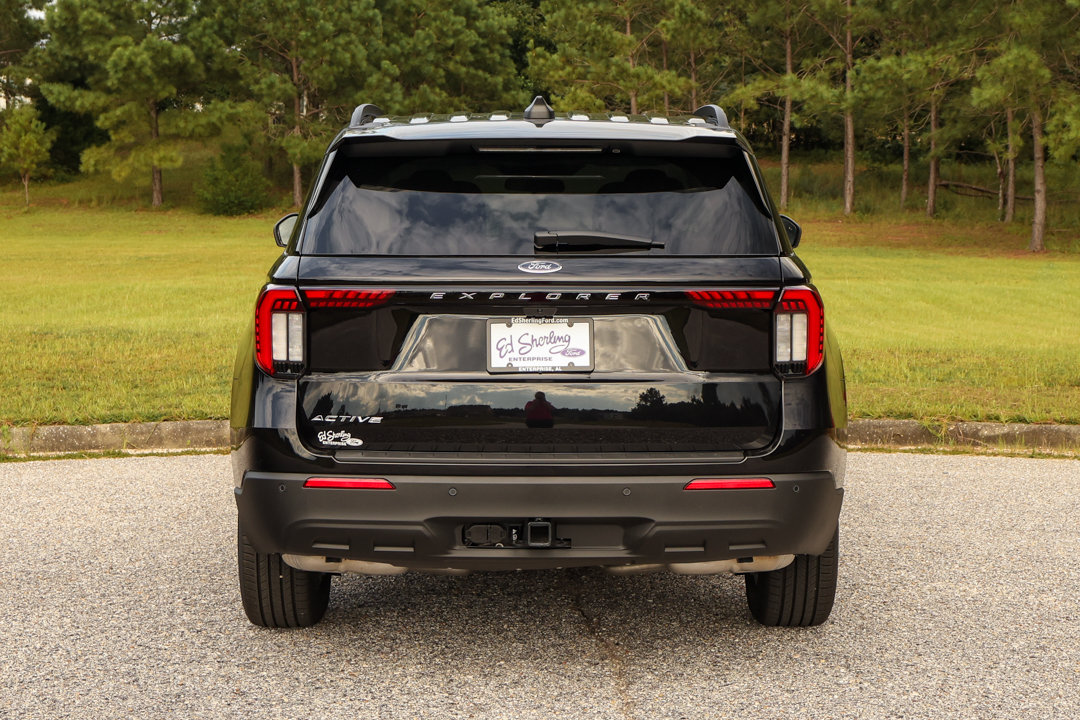 New 2026 Ford Explorer Active RWD image 5
