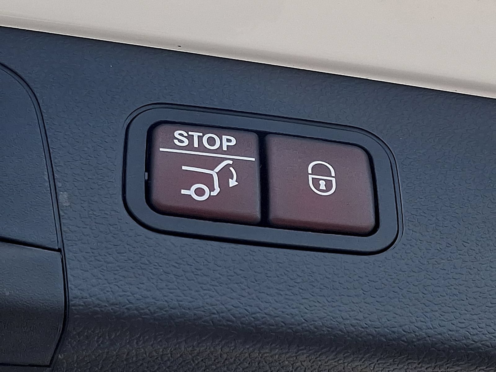 Certified 2018 Mercedes-Benz GLC 300 image 31
