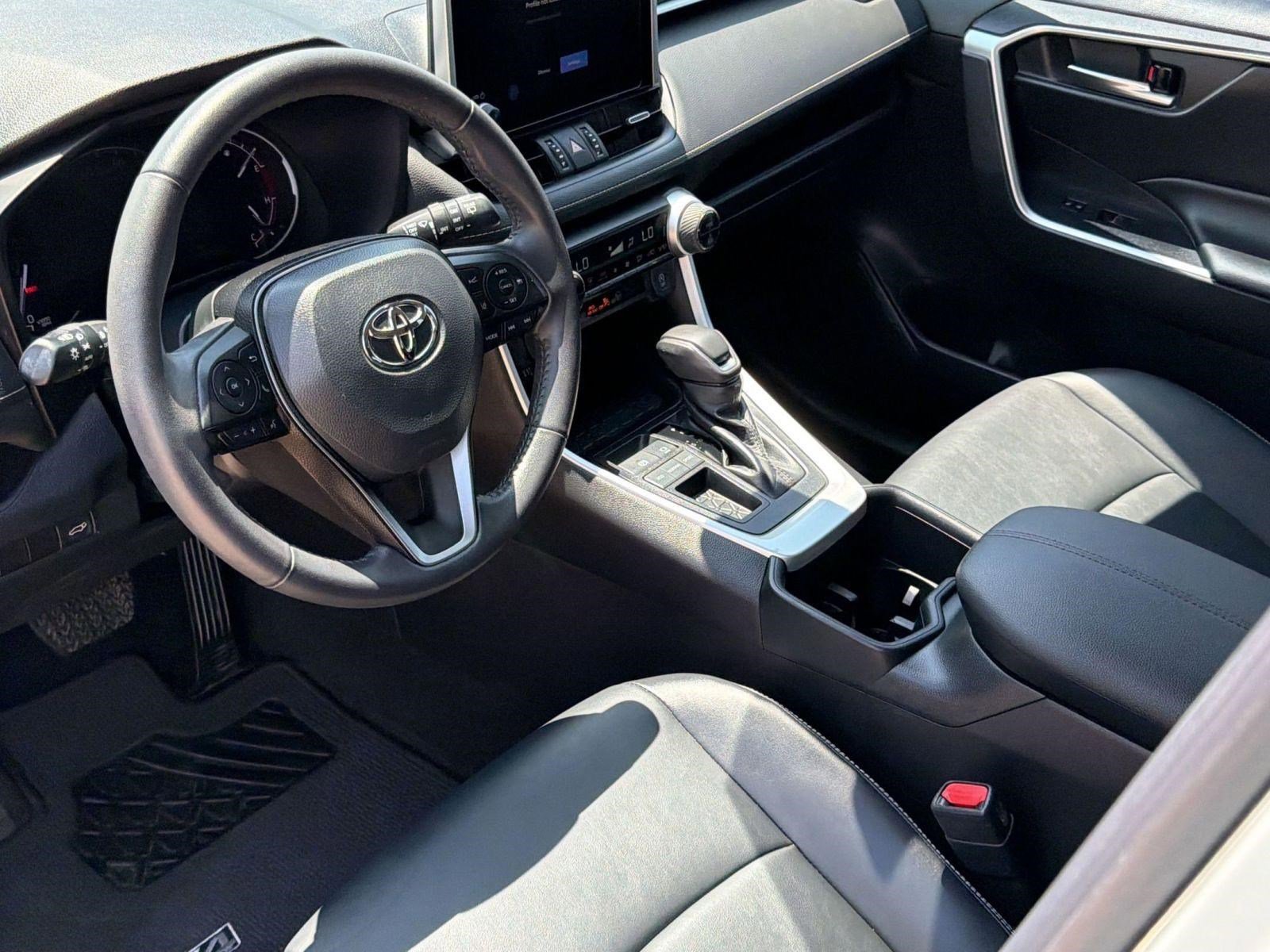 Used 2023 Toyota RAV4 XLE Premium FWD image 4
