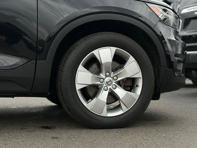 Used 2021 Volvo XC40 T5 Momentum image 43