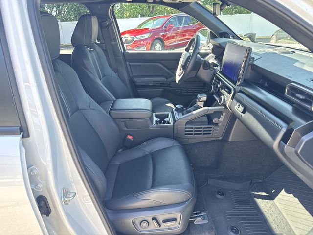 Used 2025 Toyota 4Runner Limited AWD/4WD image 28