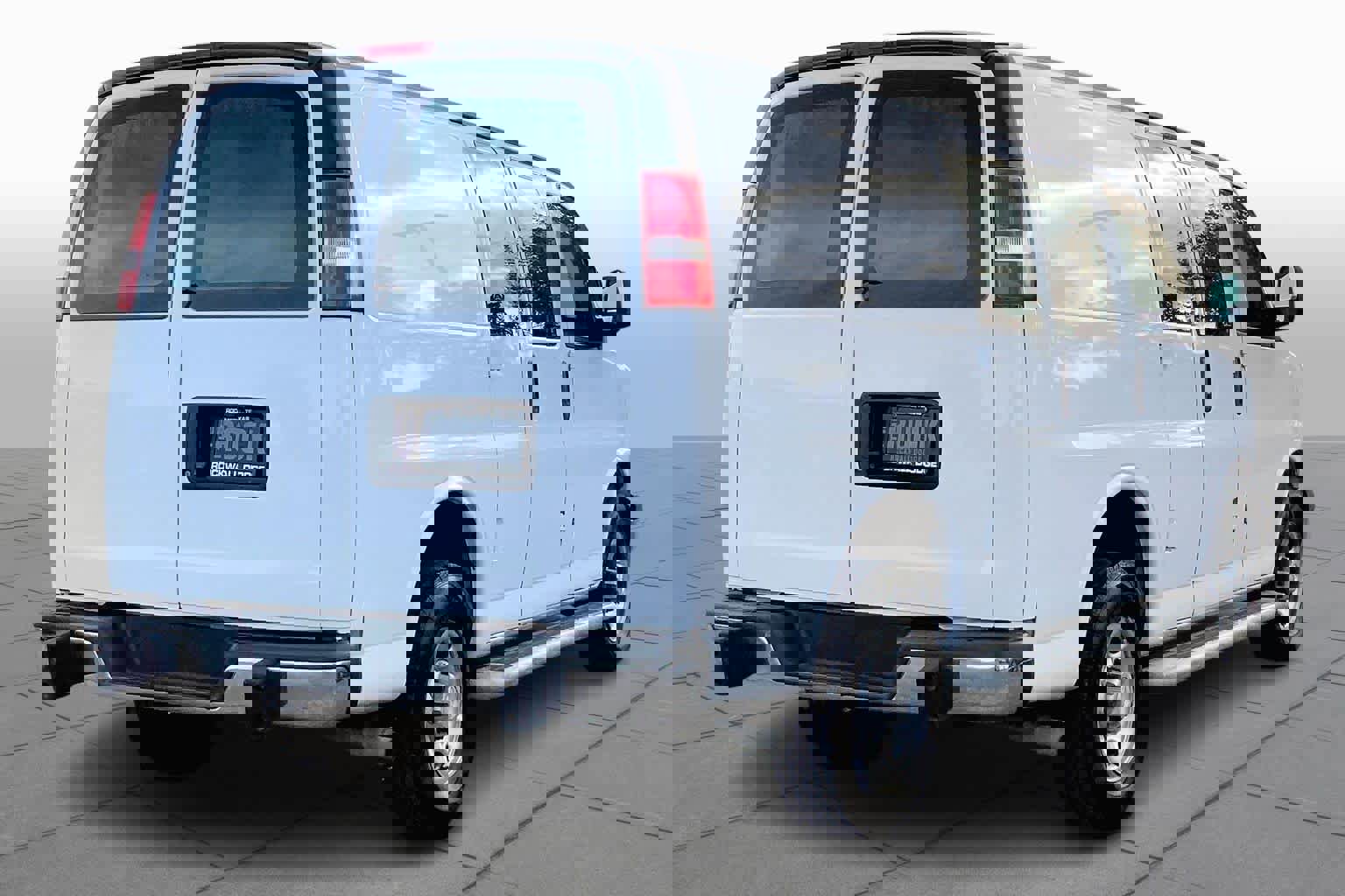 Used 2021 Chevrolet Express 2500 w/ Driver Convenience Package image 10