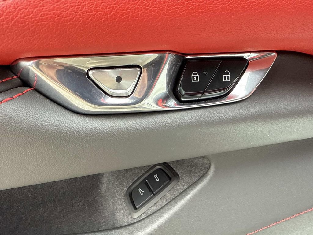 Used 2024 Chevrolet Corvette Stingray Preferred Cpe w/ Z51 Performance Package image 19