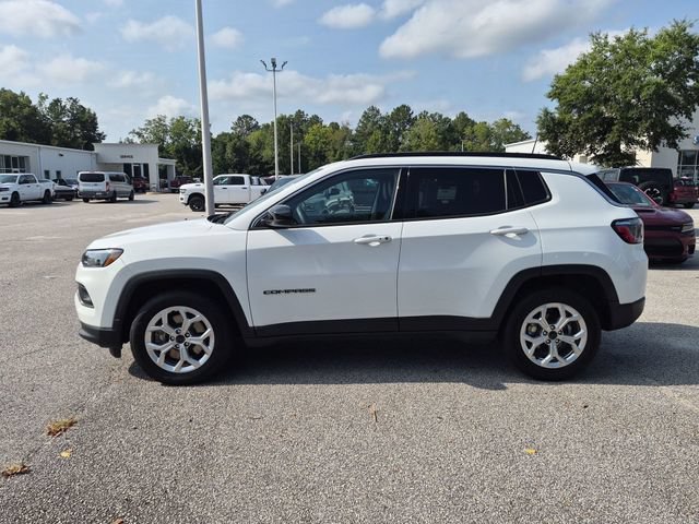 Used 2025 Jeep Compass Latitude AWD/4WD image 6