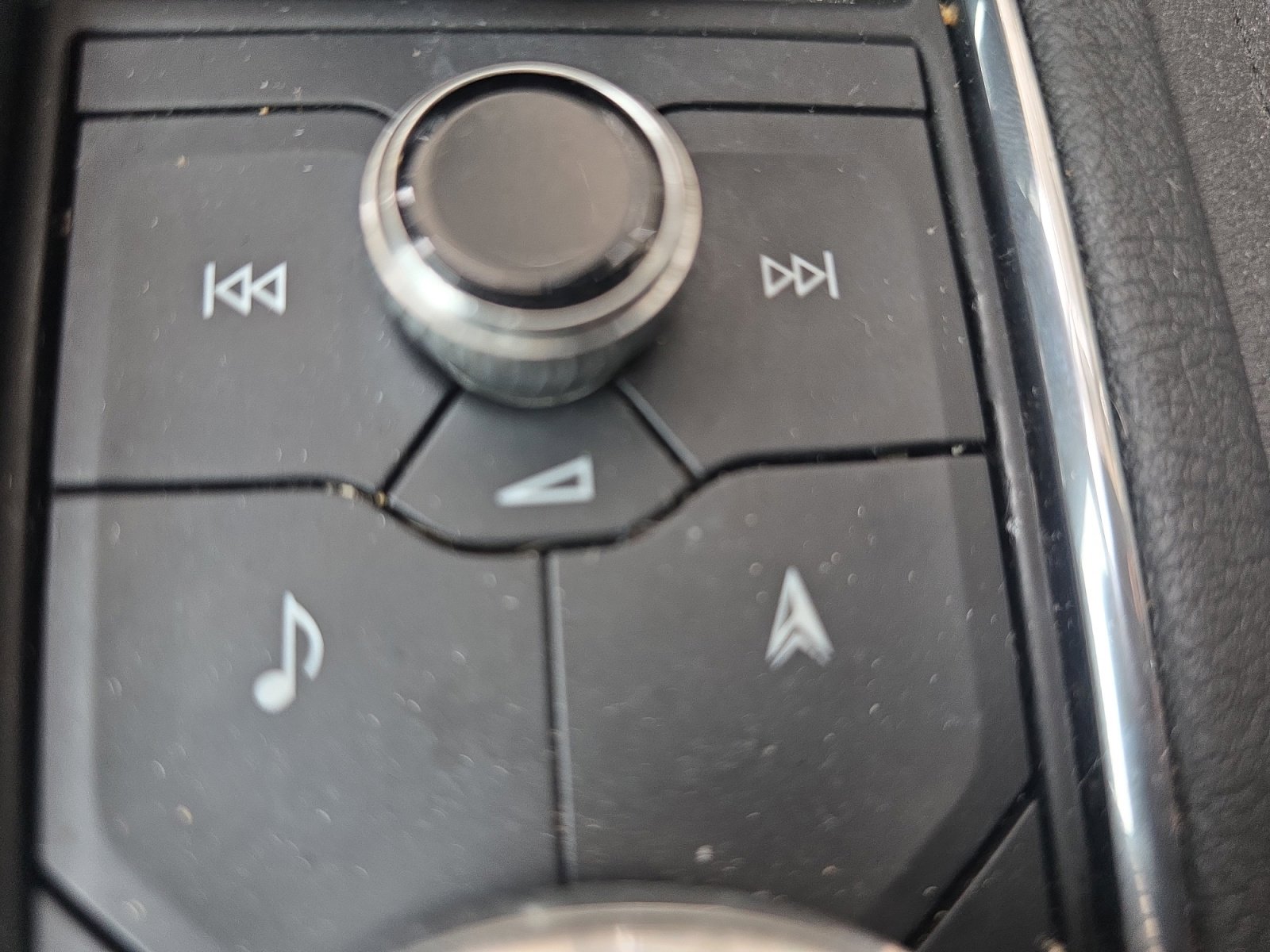 Used 2023 Cadillac XT6 Premium Luxury FWD image 12