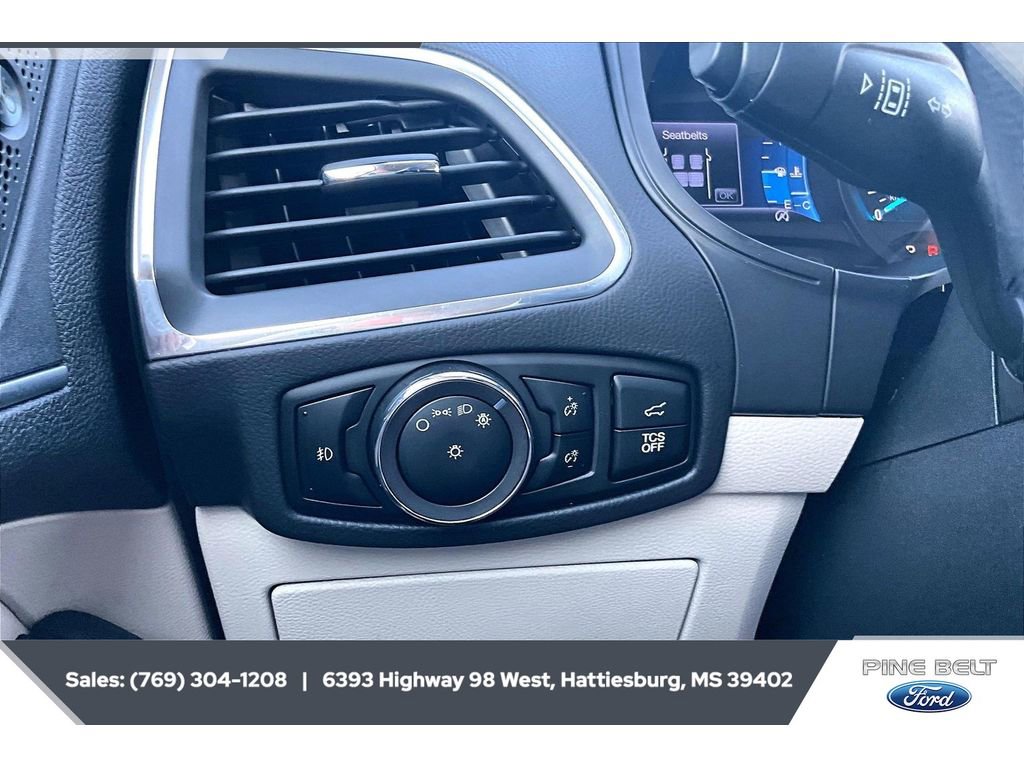Used 2023 Ford Edge Titanium w/ Cargo Accessory Package image 23