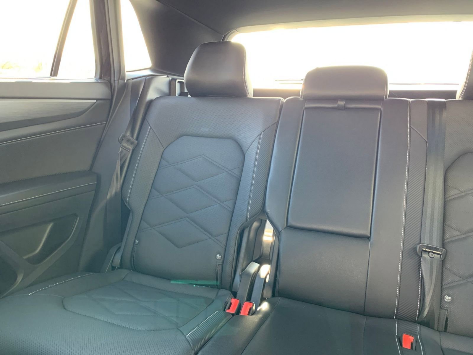 Used 2025 Volkswagen Atlas Cross Sport SE image 39