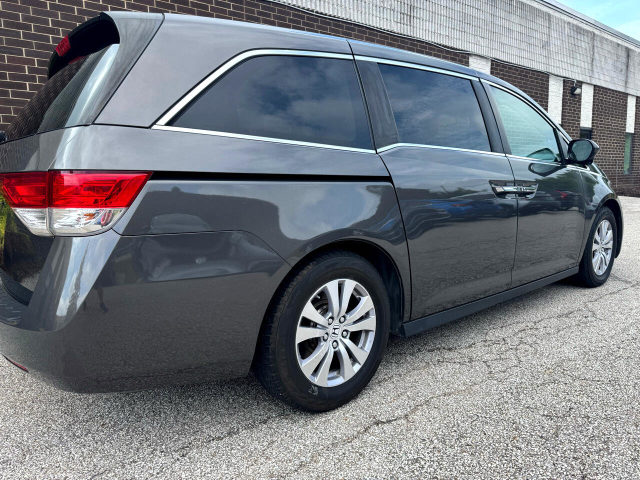 Used 2017 Honda Odyssey EX-L image 32